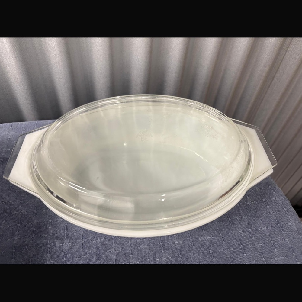 JAJ PYREX Chelsea Casserole Dish - Picture 2 of 5